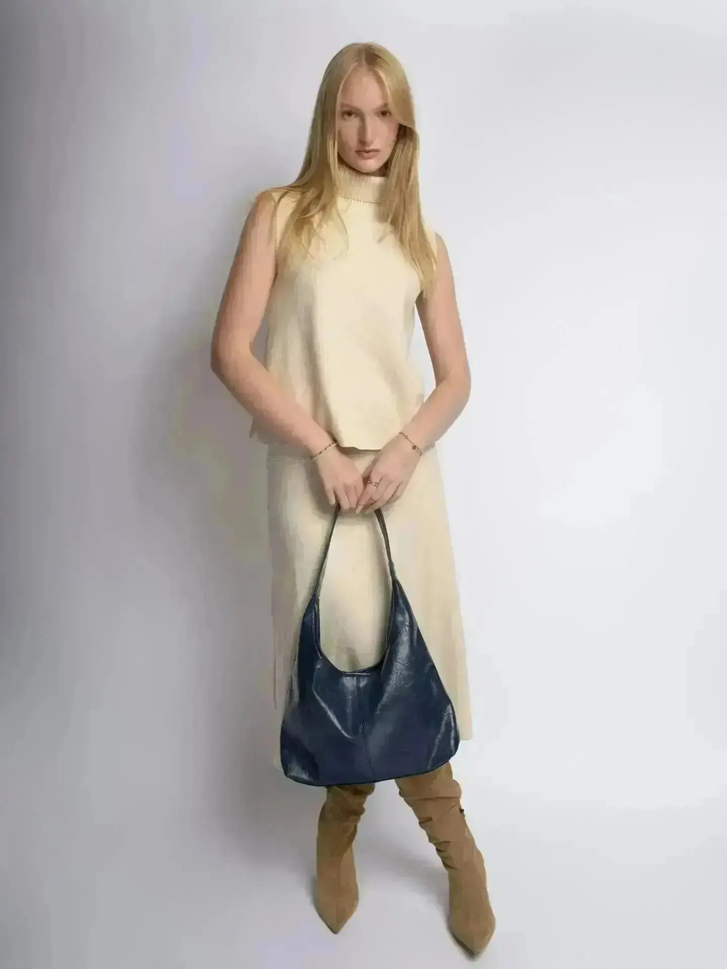 Scarlett Distressed Leather Tote - Image 38