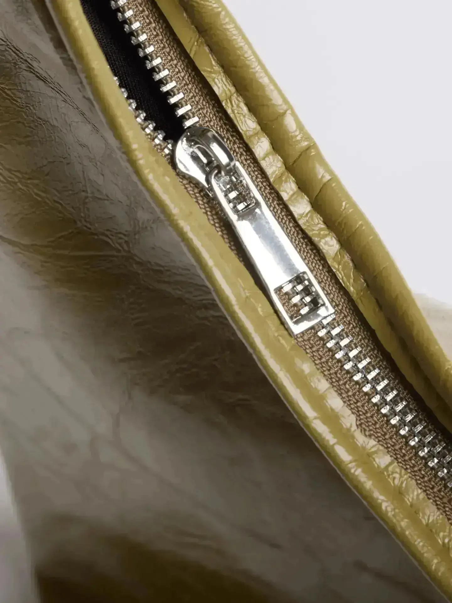 Scarlett Distressed Leather Tote - Image 103