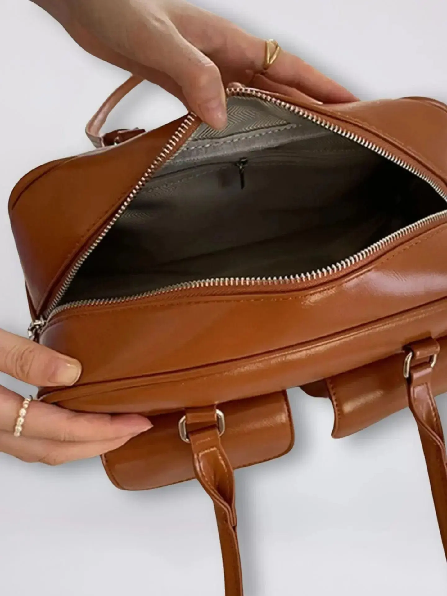 Sleek Daily Leather Carry - Image 11