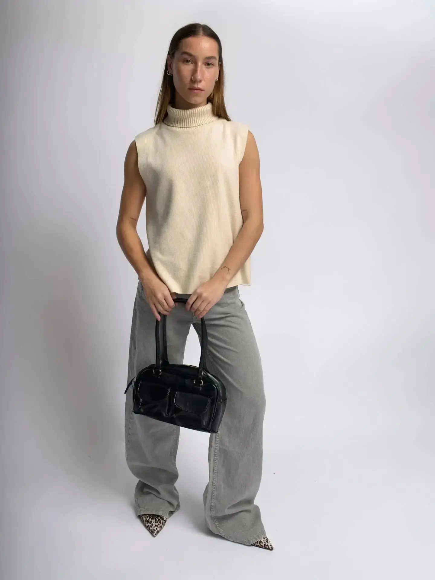 Sleek Daily Leather Carry - Image 3